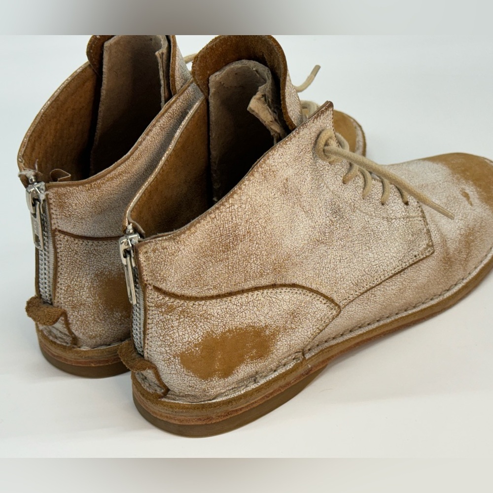 Boho Matisse “Scout” Distressed Leather Ankle Bootie Flat White Boot Sz 7 - Picture 4 of 10